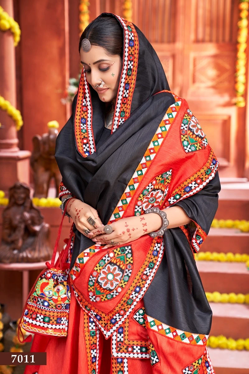Aawiya 7011 Rajwadi Vol 3 Art Silk Wholesale Navratri Chaniya Choli Catalog — Wholesale Lehenga, MPA wholesale from Surat — view 4
